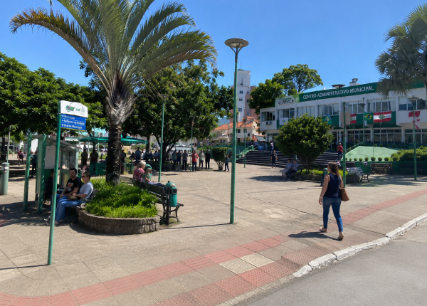 Praca-governador-ivo-silveira